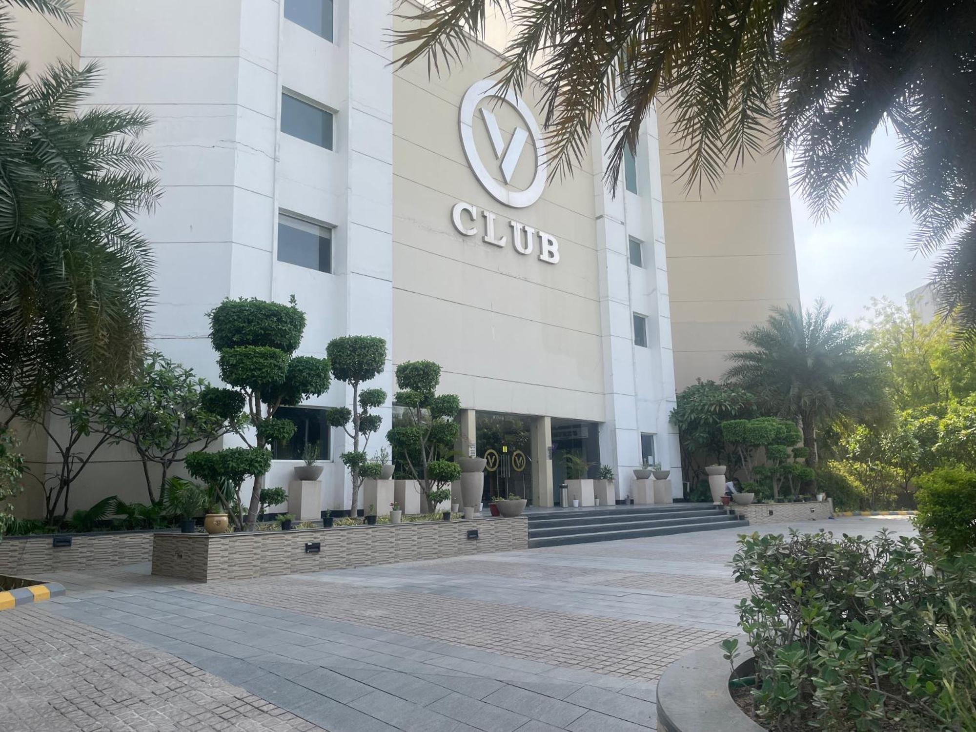 V Retreat Gurgaon Hotel Exterior photo