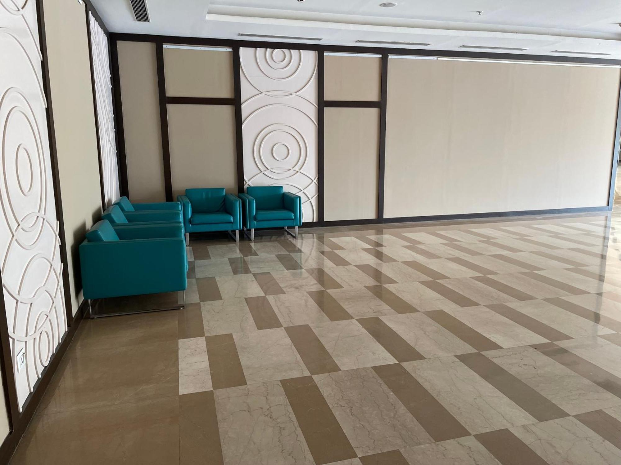 V Retreat Gurgaon Hotel Exterior photo