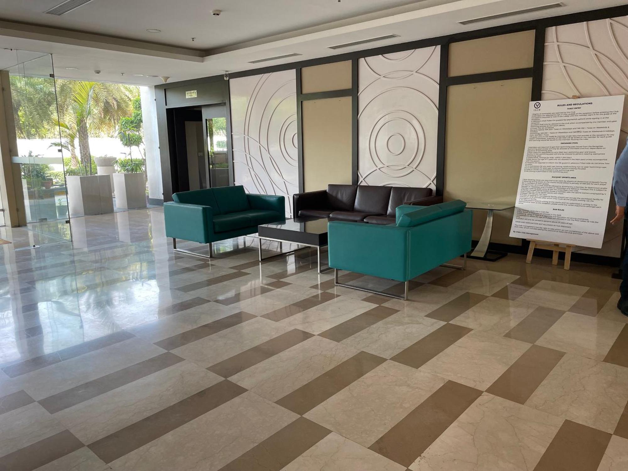 V Retreat Gurgaon Hotel Exterior photo
